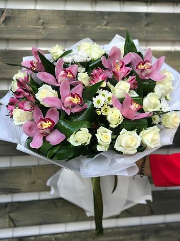Букет цветов из: Розы и Хризантемы в Шилово
