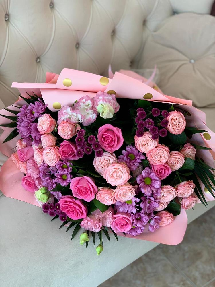 Букет цветов из: Хризантемы, Розы и Лизиантусы в Шилово