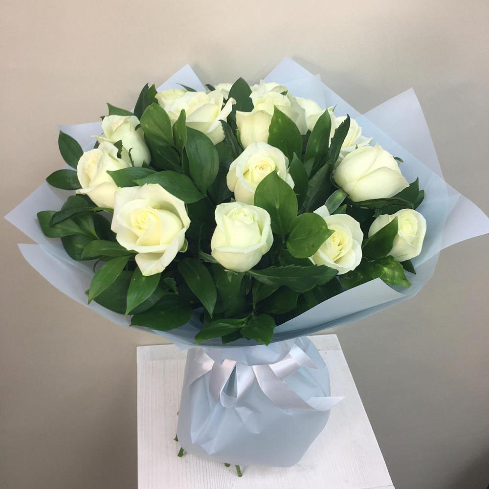 Букет 15 Белых роз Проуд в Шилово