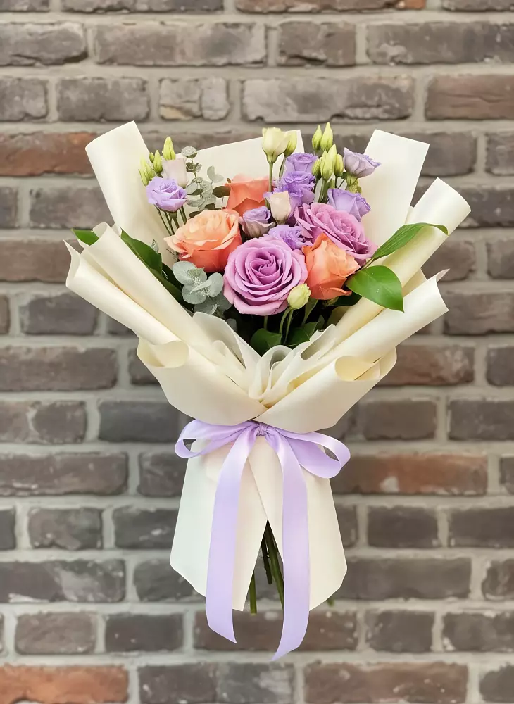 Букет цветов из: Лизиантусы и Розы в Шилово