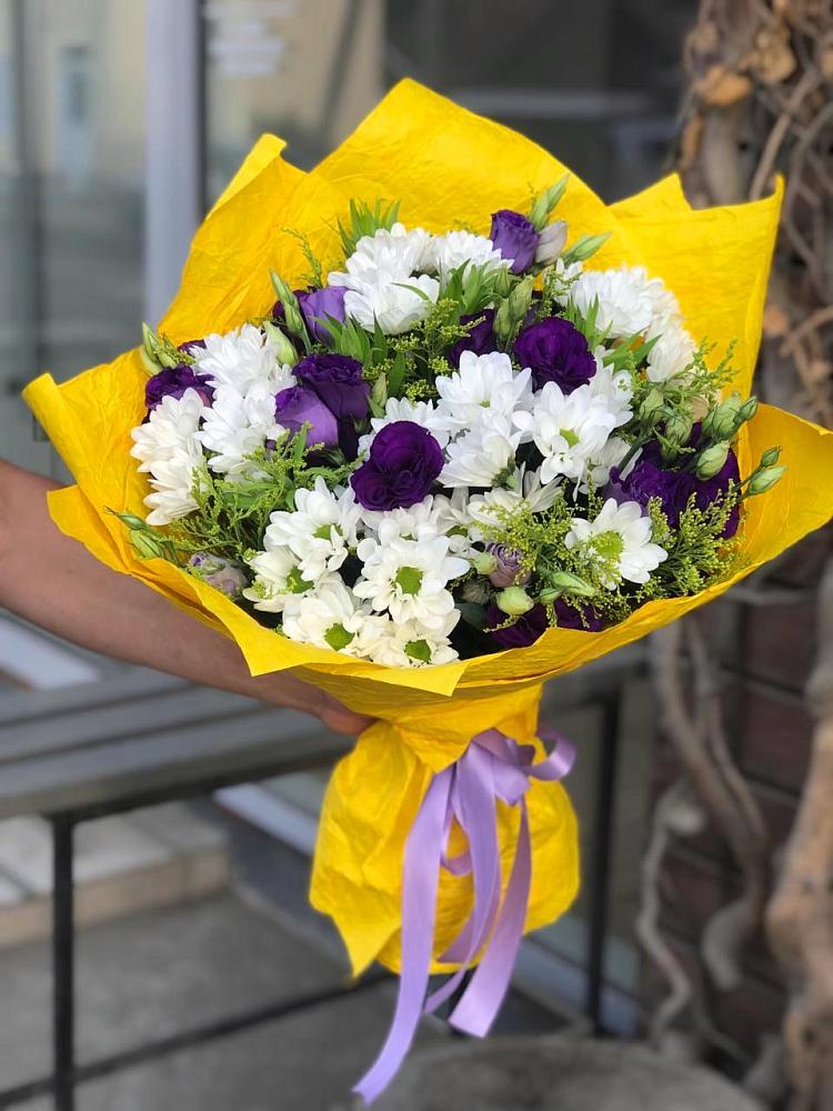 Букет цветов из: Ирисы, Хризантемы и Ромашки в Шилово
