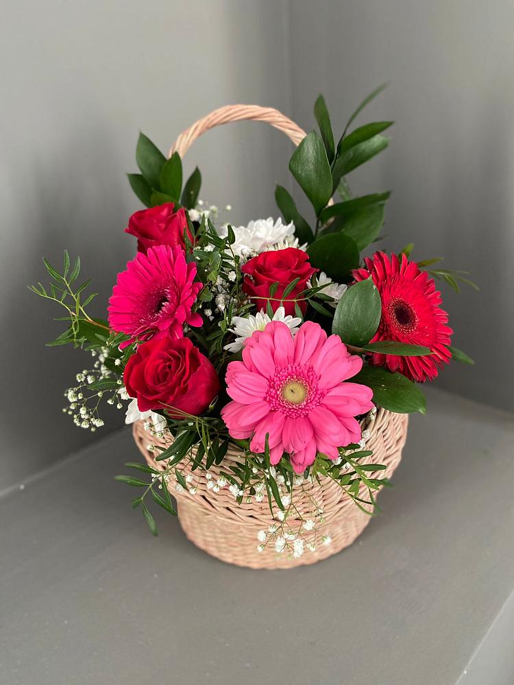 Цветочная композиция из Розы, Хризантемы и Герберы в корзине в Шилово