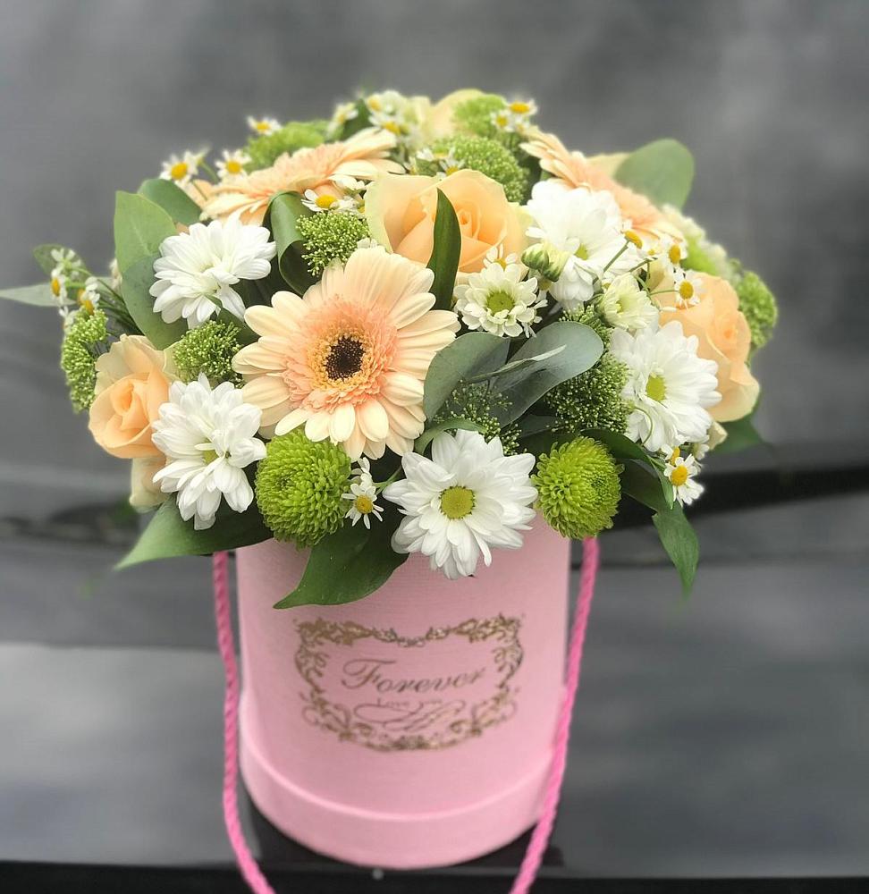 Цветочная композиция из Розы, Герберы и Хризантемы в шляпной коробке в Шилово