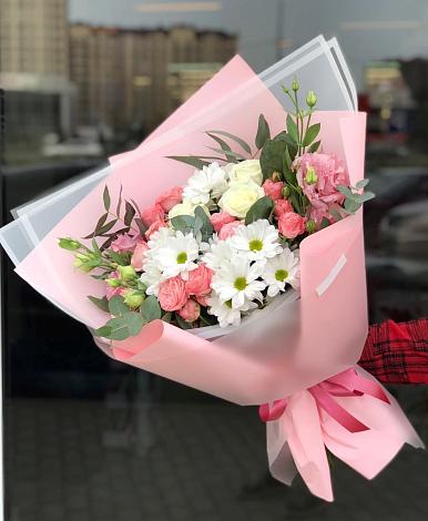 Букет цветов из: Розы, Лизиантусы и Хризантемы в Шилово