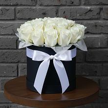 Цветочная композиция из Розы в шляпной коробке в Шилово